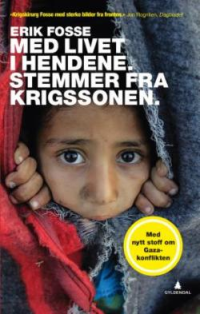 MED LIVET I HENDENE